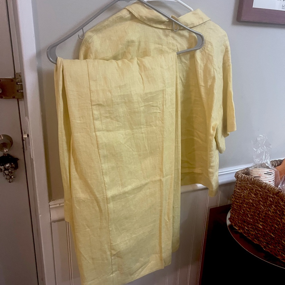Match linen set. L top (boxy crop) and wide leg pant (14) only sell as set.